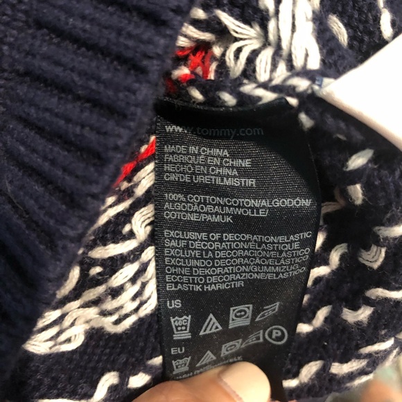 Cozy TOMMY HILFIGER Red, White and Blue Sweater - Picture 7 of 7